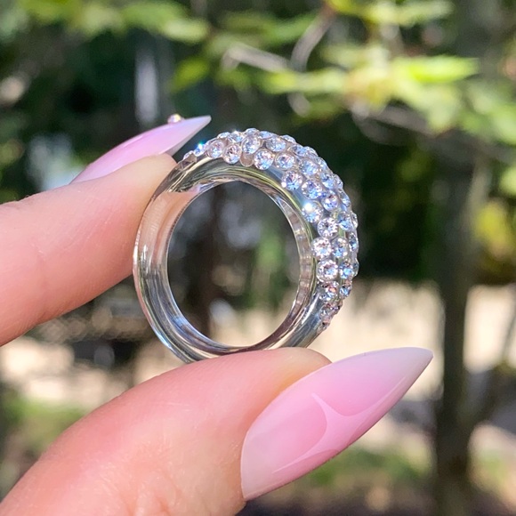 Clear acrylic crystal Lucite ring made with Swarovski crystals - Picture 3 of 12
